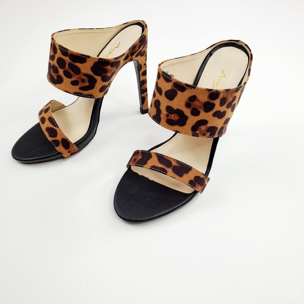Leopard print heeled mule sandals